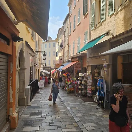 Le 24 * Hyères